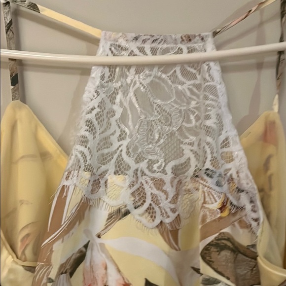 White House Black Market Floral Sleeveless Camisole Size XS - Picture 5 of 5